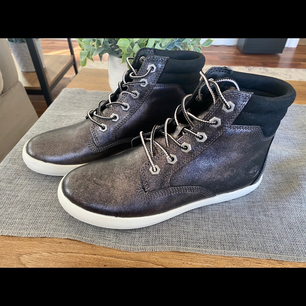 Brand New Women’s Timberland Dausette Sneaker Boot